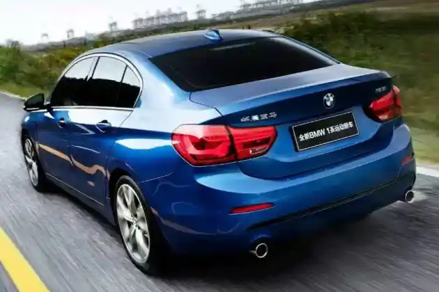 Foto - BMW Seri-1 Sedan Dijual Diluar Tiongkok Untuk Pertama Kalinya. RP 300 Jutaan!