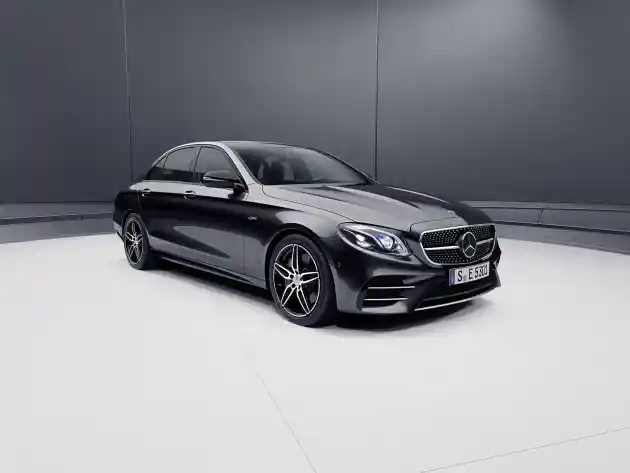 Foto - Mercedes-Benz Luncurkan E-Class Facelift 2019