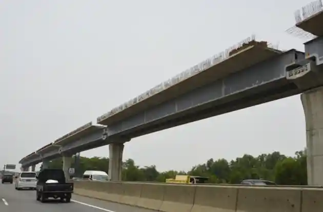 Foto - Pembangunan Tol Layang Jakarta-Cikampek Mulai Dilanjutkan