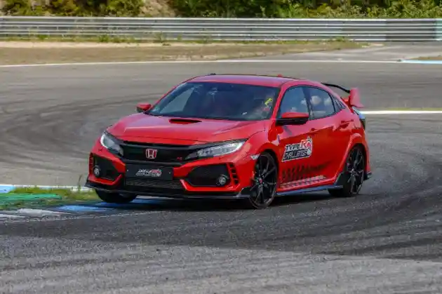 Foto - Honda Civic Type R Kembali Ukir Rekor Laptime Tercepat