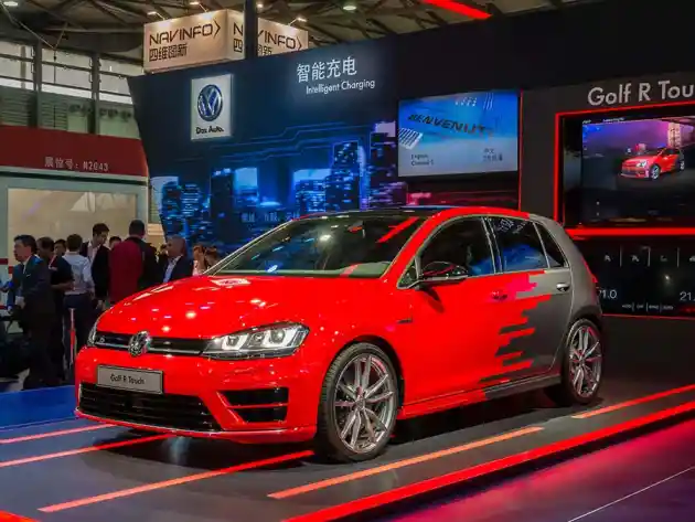 Foto - Volkswagen Golf MK7 Facelift 2017 Akan Pakai Banyak Fitur Canggih