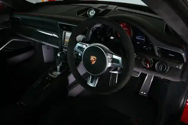 Foto - Porsche Jakarta Siap Masukkan 911 GTS. Ini Detailnya