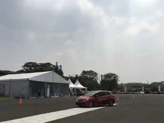 Foto - Honda Ajak Konsumennya Slalom di Sentul Sekaligus Berkampanye