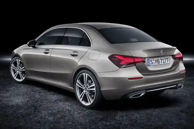 Foto - Mercedes-Benz Siap Hadirkan A-Class Dalam Wujud Sedan