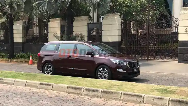 Foto - Kia Grand Sedona Diesel Resmi Meluncur, Tenaganya Capai 200 PS!