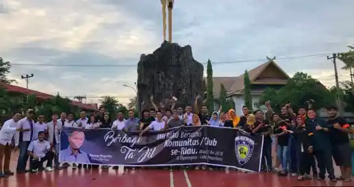 Foto - Komunitas Pemilik Hyundai Accent Berbuka Puasa Bersama Pengguna Jalan