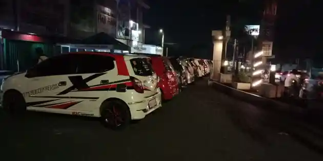 Foto - Komunitas Gabungan Toyota Agya dan Daihatsu Ayla Resmi Berdiri