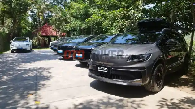 Foto - Beberapa Keunggulan Aletra L8, Kabin Terbesar Di Kelasnya Dan Bisa Didorong Saat Parkir Paralel