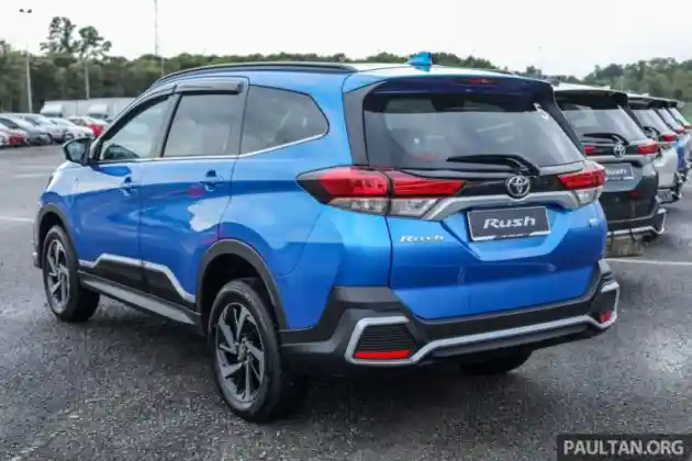 Foto - Jangan Iri Lihat Fitur Toyota Rush Versi Malaysia yang Baru Meluncur