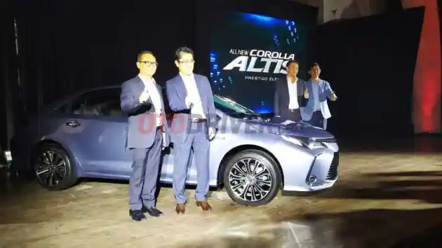 Foto - Corolla Altis Generasi Baru Meluncur, Kini Pakai Hybrid