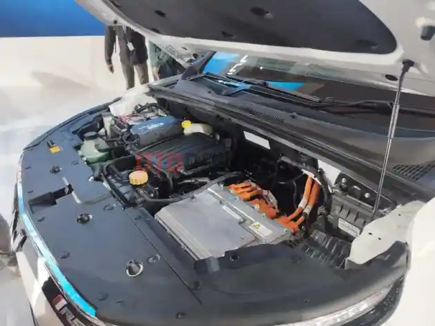 Foto - Wuling New Almaz RS Pro Hybrid, SUV Multimode Hybrid Dengan Harga Kompetitif Di Segmennya 