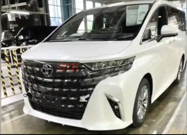 Foto - Toyota Alphard Generasi Terbaru Mulai Didistribusikan Ke Dealer Di Jepang