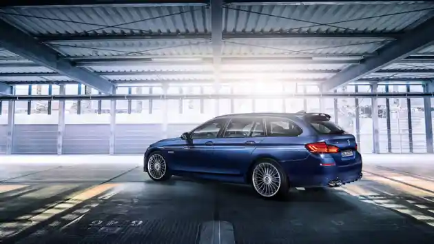 Foto - Alpina B5 Biturbo, Monster Berjubah BMW M5