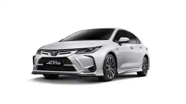 Foto - Toyota Merilis Altis Edisi Nürburgring, Simak Kehebatannya