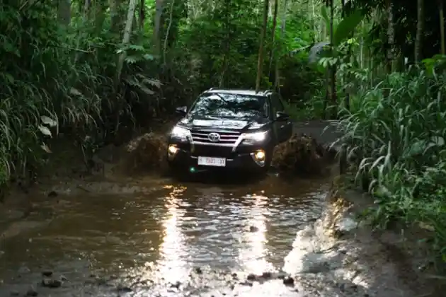 Foto - FIRST DRIVE : Uji Ketangguhan Toyota All New Fortuner Di Gunung Merapi