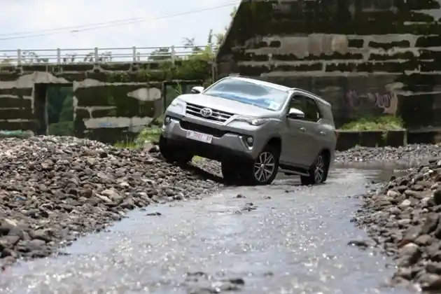 Foto - FIRST DRIVE : Uji Ketangguhan Toyota All New Fortuner Di Gunung Merapi