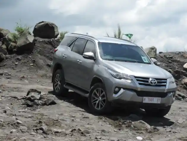 Foto - FIRST DRIVE : Uji Ketangguhan Toyota All New Fortuner Di Gunung Merapi