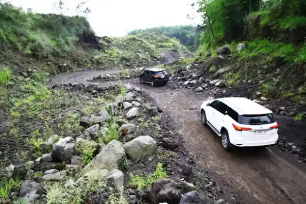 Foto - FIRST DRIVE : Uji Ketangguhan Toyota All New Fortuner Di Gunung Merapi