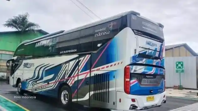 Foto - PO DMH Trans Rilis Armada Baru Dengan Sasis Hino RM 280 ABS