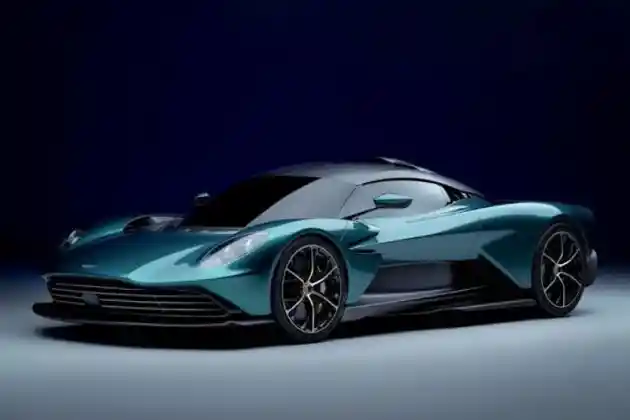 Foto - Dibantu Pemerintah Inggris Rp 150 Triliun, Aston Martin Bertransformasi Ke EV di 2026
