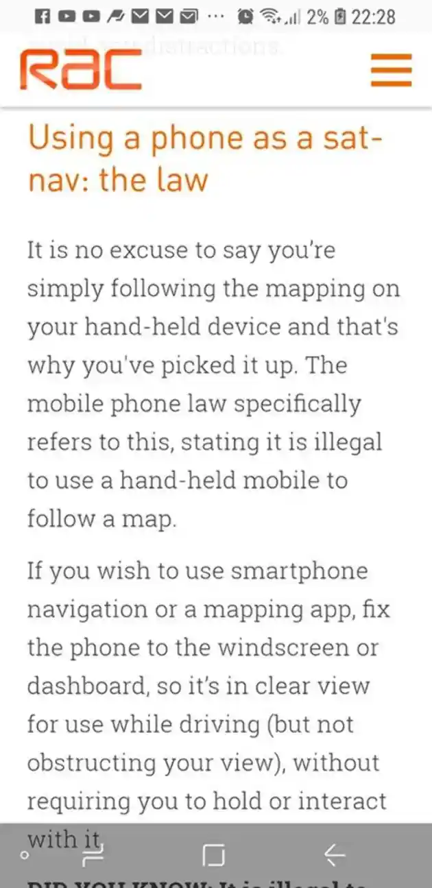 Foto - Mengemudi Sambil Mengoperasikan GPS pun Dilarang di Inggris