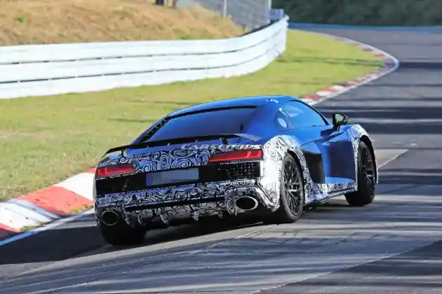 Foto - Calon Audi R8 Facelift Ketahuan Tes di Sirkuit