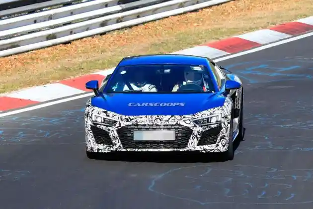 Foto - Calon Audi R8 Facelift Ketahuan Tes di Sirkuit