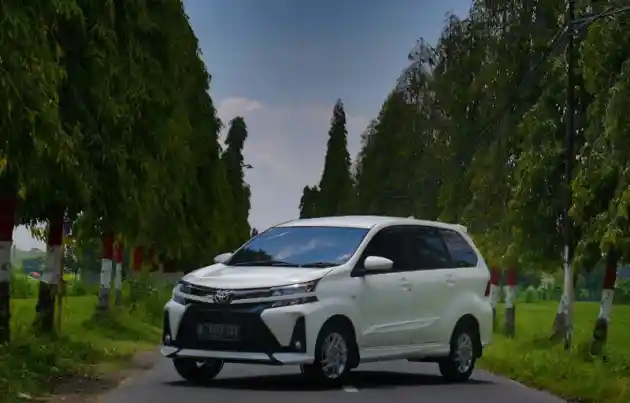 Foto - Membandingkan Biaya Angsuran Ertiga Suzuki Sport dengan Avanza Veloz