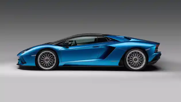 Foto - Waduh, Lamborghini Recall Aventador. Apa Masalahnya?