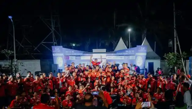 Foto - AvanzaXenia Indonesia Club (AXIC) dan PT. Toyota-Astra Motor (TAM) Gelar Kopdar di Kediri