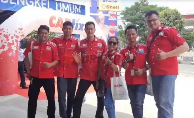 Foto - Servis di Bengkel Resmi atau Umum? Ini yang Dilakukan Anggota Axic Chapter Metro Star