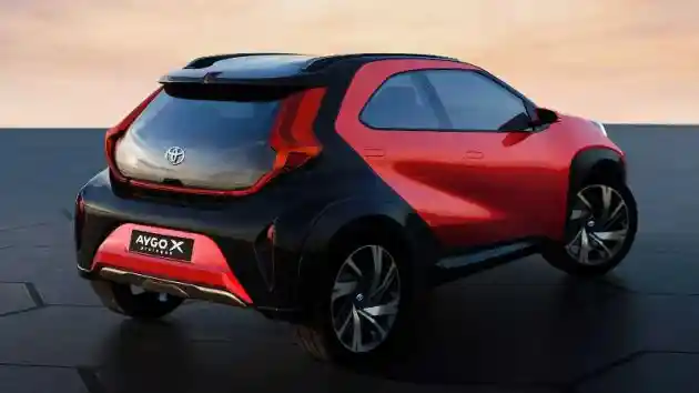 Foto - Kecele, Ternyata Toyota X Prologue Tak Seperti Yang Diduga. Mobil Seperti Apakah Itu?