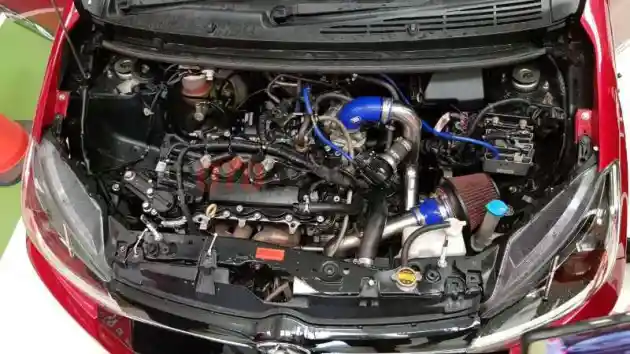 Foto - Detail Modifikasi Pada Daihatsu Ayla Turbo