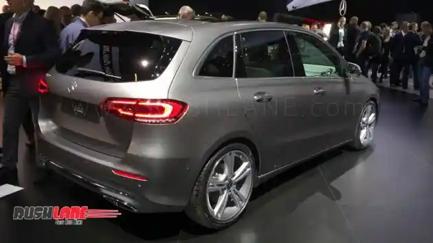 Foto - Mercedes-Benz B-Class Resmi Debut di Paris Motor Show 2018