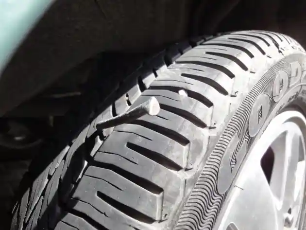 Foto - Mudik Gunakan Mobil Tanpa Ban Serep, Sudah Paham Cara Pakai Tyre Repair Kit?