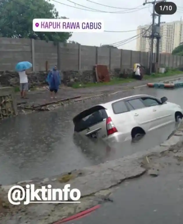 Foto - Asuransi Jenis ini Tak Bisa Cover Kerusakan Mobil Akibat Banjir