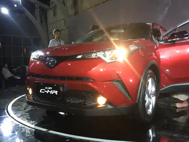 Foto - Ketika C-HR Bertemu HR-V Prestige, Ini Kekurangan dan Kelebihannya