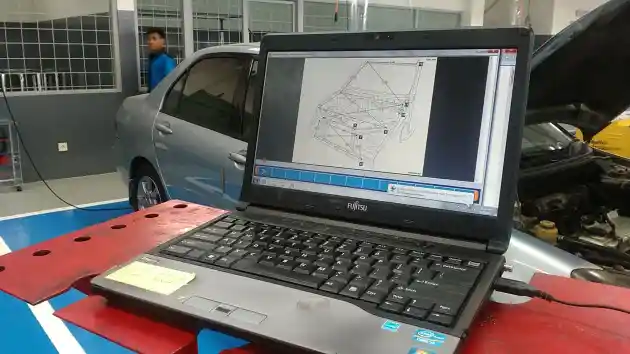 Foto - Mitsubishi Yang Ringsek Sampai 70% Bisa Kembali Mulus! Begini Prosesnya