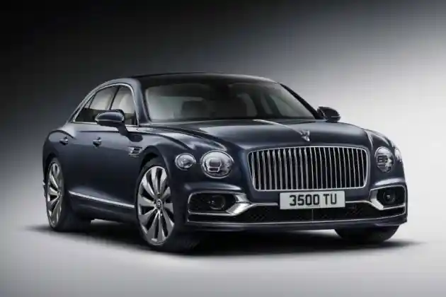 Foto - Berat 1 Bentley Flying Spur Belum Setara dengan 2 Daihatsu Ayla