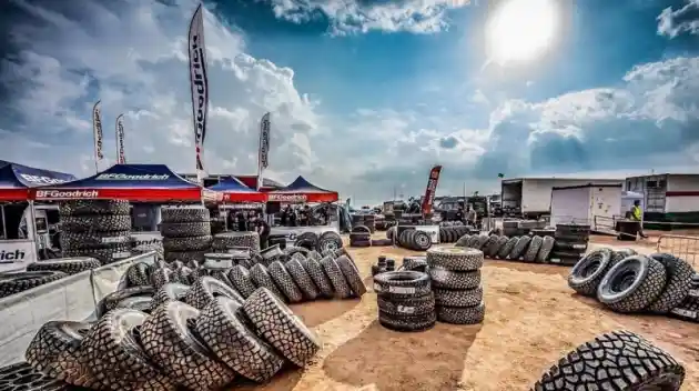 Foto - Fakta Unik Di Balik Ban Juara Rally Dakar 2021