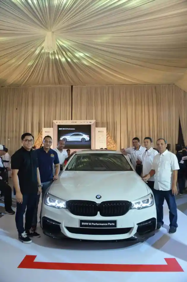 Foto - Gelaran Sakral Penggila BMW Tengah Berlangsung di Semarang