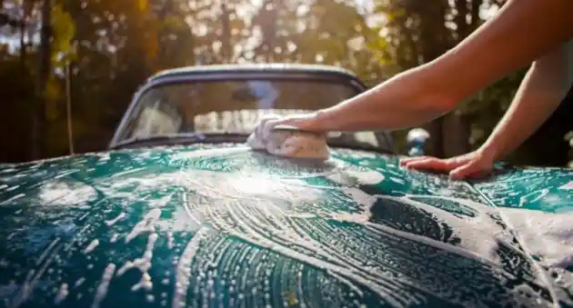 Foto - Hal Yang Harus Diperhatikan Ketika Mencuci Mobil Sendiri