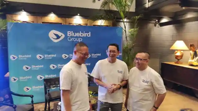 Foto - Bluebird Akan Bikin Transportasi Serba Listrik di Ibu Kota Baru Indonesia