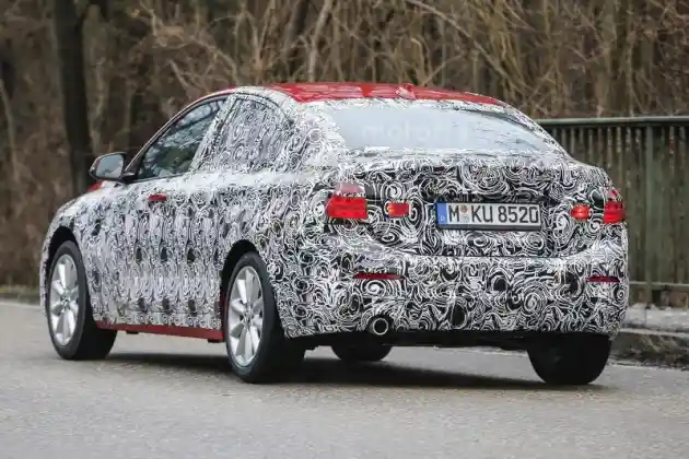 Foto - SPY SHOT: BMW Seri-1 Sedan 2017