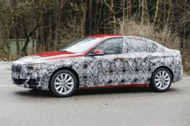 Foto - SPY SHOT: BMW Seri-1 Sedan 2017