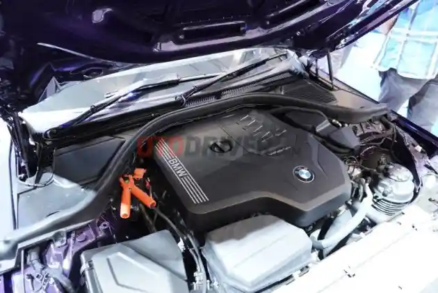 Foto - BMW Seri-2 Coupe Generasi Terbaru Meluncur Dalam Trim 220i M Sport
