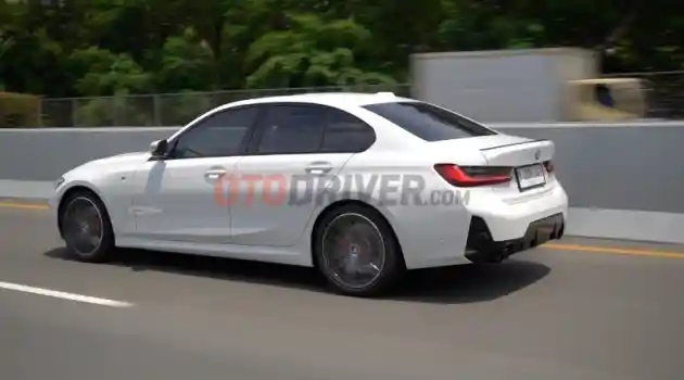 Foto - Konsumsi BBM BMW 330i Setara Dengan LCGC!