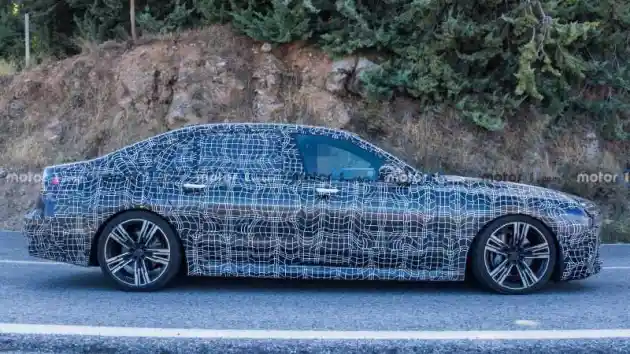 Foto - Tertular Trend Dunia, BMW Seri 7 Akan Punya Wajah Beralis