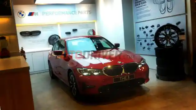 Foto - BMW Studio Tanjung Barat Resmi Dibuka. Jadi Jaringan Penjualan Ke 26