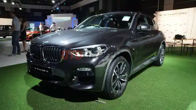 Foto - EKSKLUSIF DARI SINGAPURA: BMW Perkenalan Banyak Mobil Baru di Acara Ini